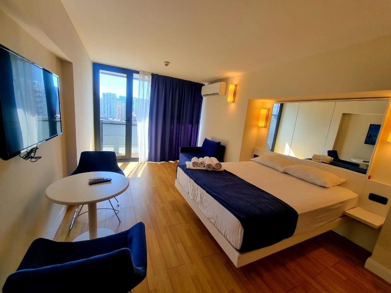 Orbi City Amazing Apartments Batumi Bagian luar foto