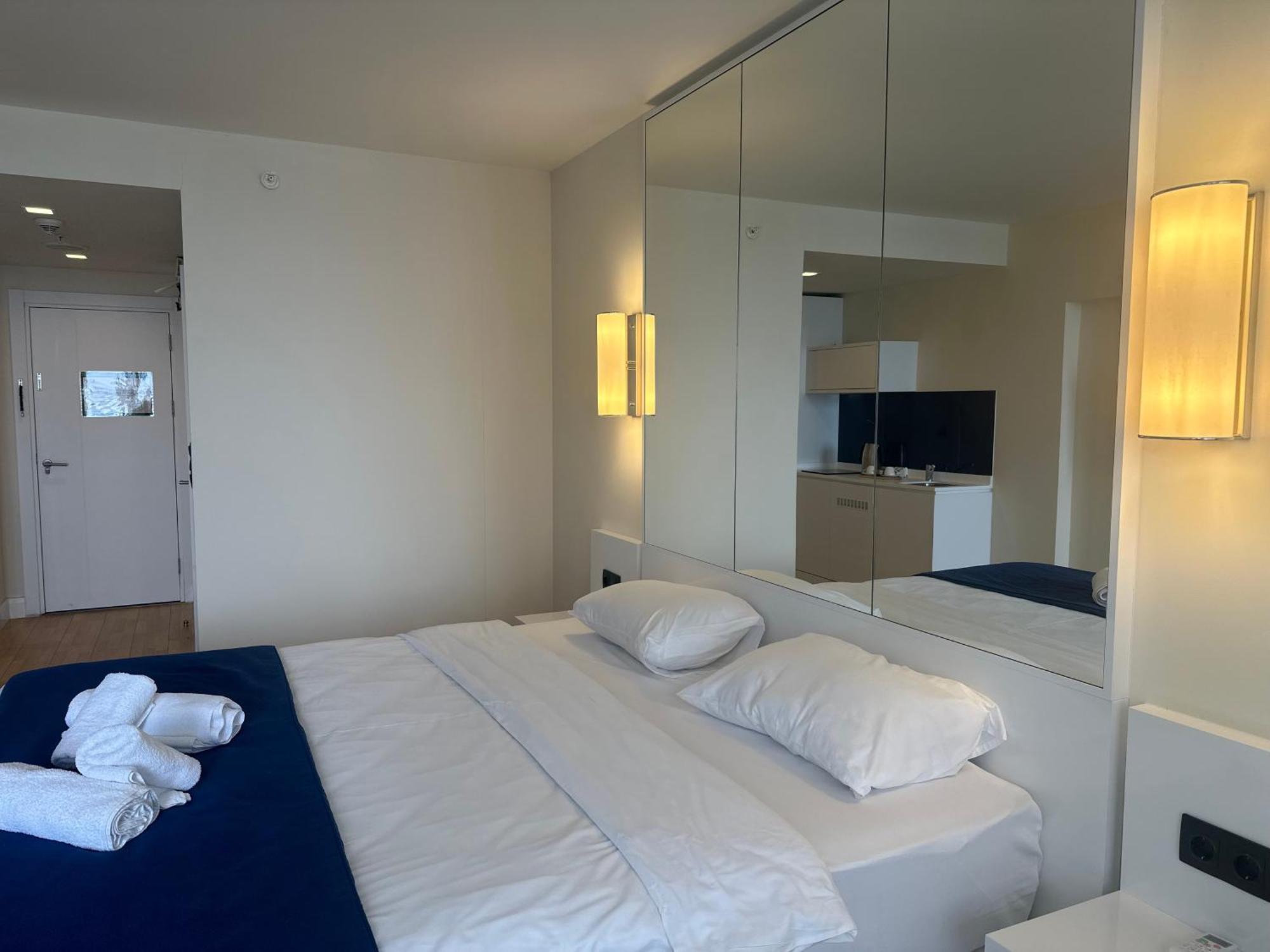 Orbi City Amazing Apartments Batumi Bagian luar foto